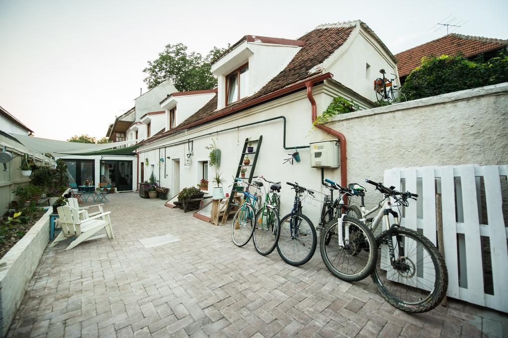 Bike House - 250-Year-Old Restored House In A Quiet Area Брашов Экстерьер фото